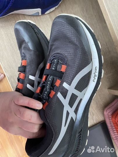 Кроссовки asics