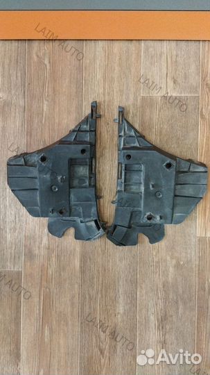 Кронштейн переднего бампера левый и правый Volvo