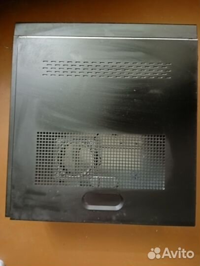 Корпус для компьютера Gigabyte черный