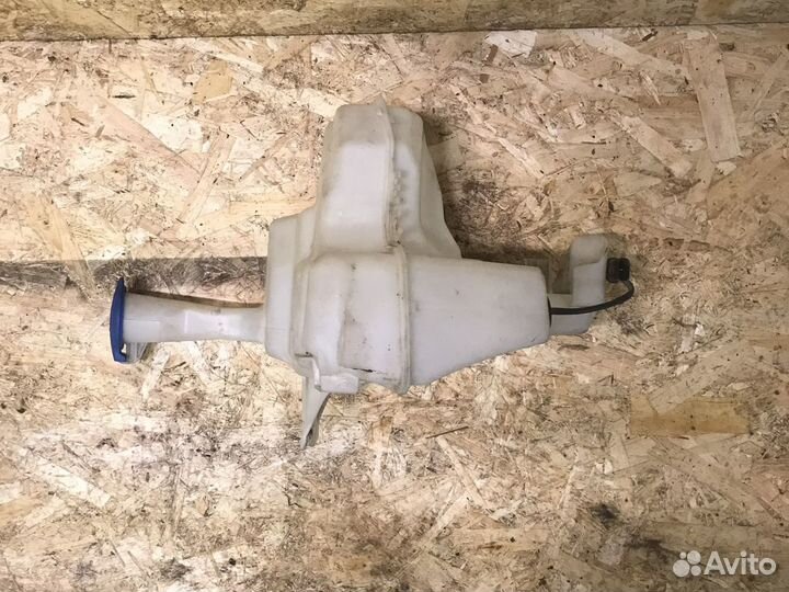 Бачок омывателя на hyundai solaris 1