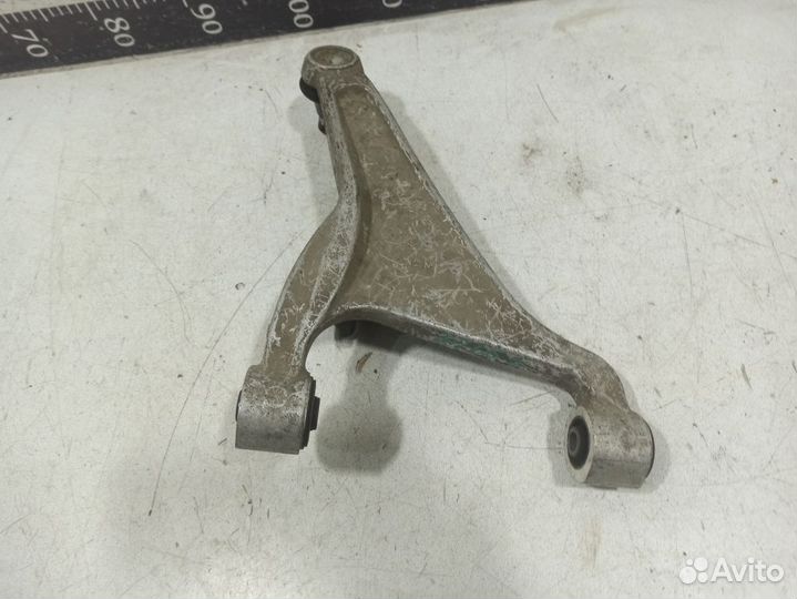 Рычаг задний верхний правый