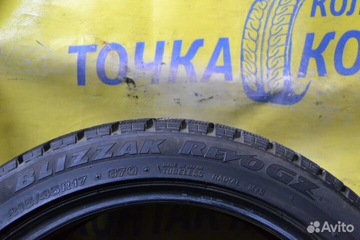 Bridgestone Blizzak Revo GZ 215/45 R17