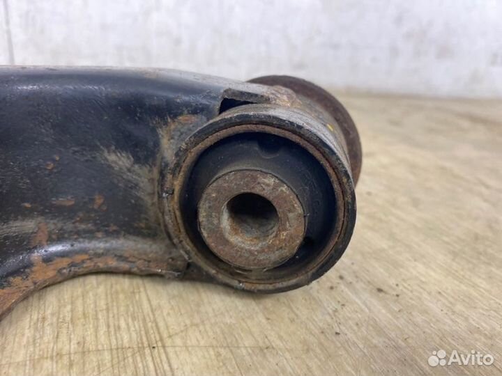 Рычаг подвески передний правый Mitsubishi Pajero 4