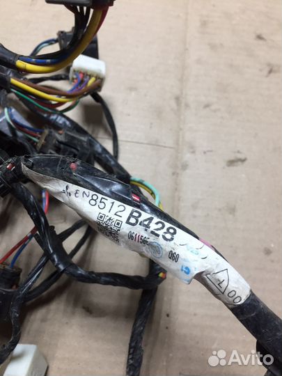 Проводка дверей Mitshubishi Outlander XL