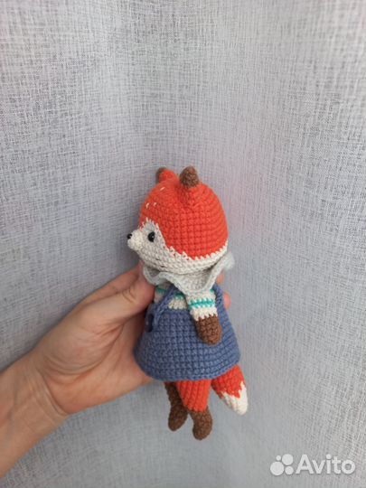 Вязаная лисичка