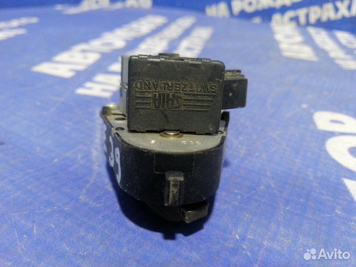 Моторчик заслонок отопителя Bmw E39 седан 2001