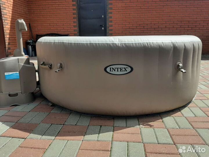 Бассейн джакузи надувной