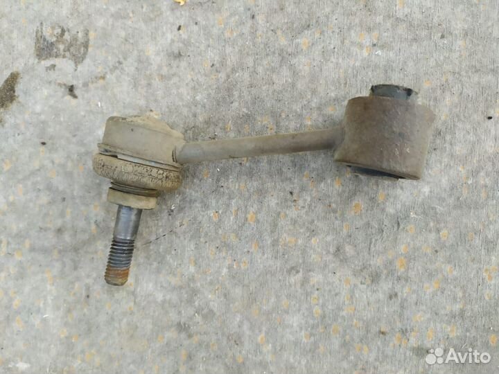 Стойка заднего стабилизатора Volkswagen Jetta 6