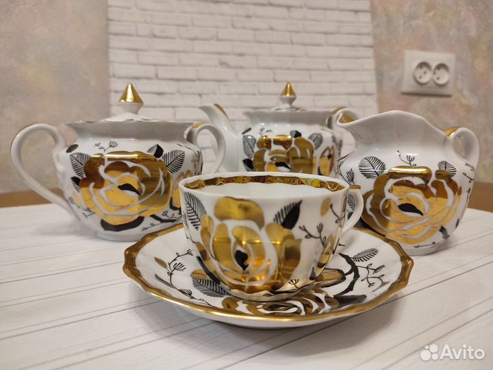 Чайный сервиз Золотая роза