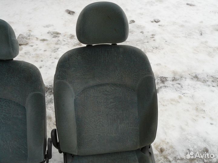 Передние сидения для Peugeot 206