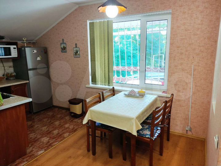 2-к. квартира, 58 м², 2/2 эт.