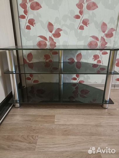 Столик под телевизор