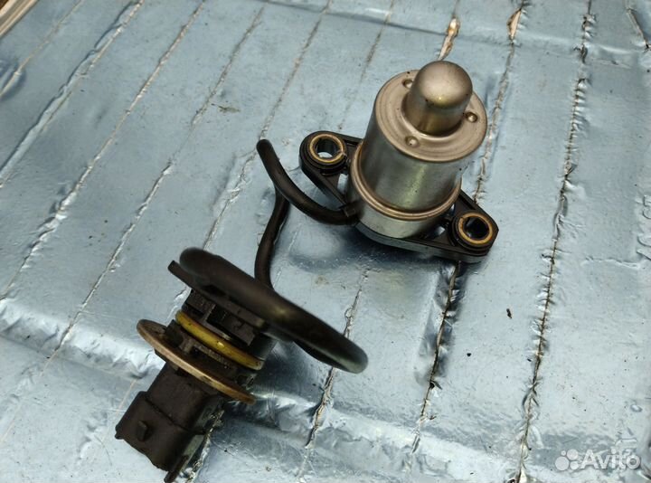 Датчик уровня масла Шевроле Кaдиллaк 12639127