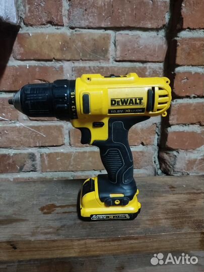 Шуруповерт dewalt dcd710