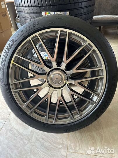 Разнoширoкие колеcа R23 нa Mercedes Benz GLS AMG