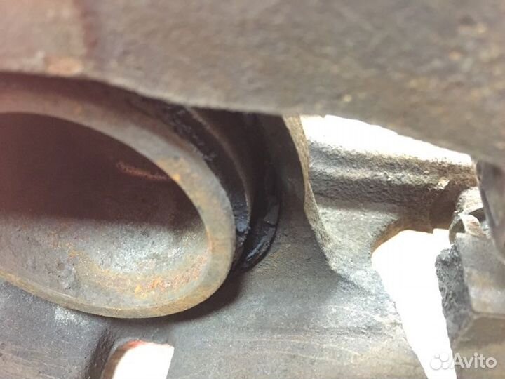 Суппорт тормозной передний правый Toyota Corolla