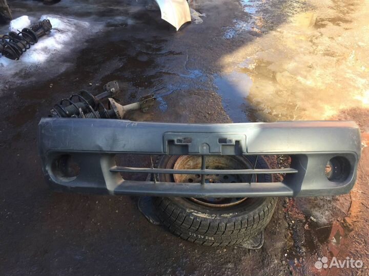 Бампер Nissan AD 11