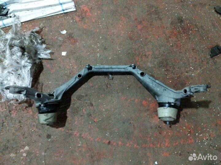 Балка подвески передняя Audi Q7 4L 3.6 2005-2009