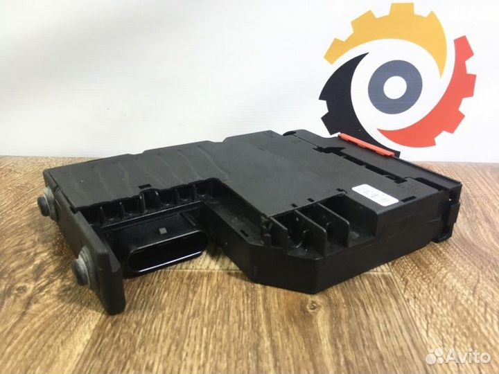 Распределитель тока. Плюсовая клемма Mercedes E