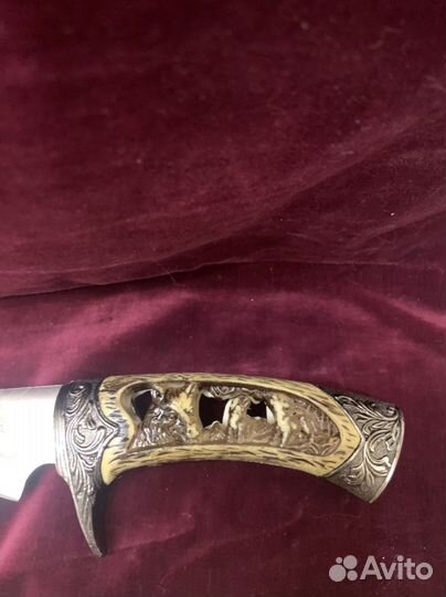 Нож на подставке