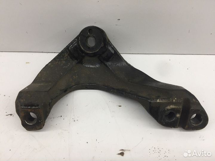 Кронштейн опоры двигателя правый