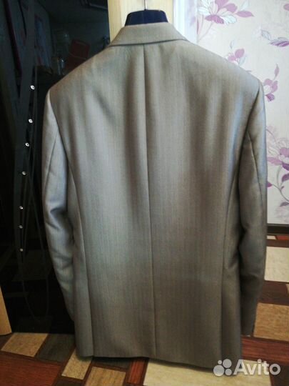 Продается костюм мужской