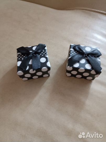 Подарочные конверты и коробки