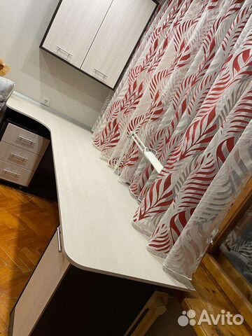 Угловой письменный стол