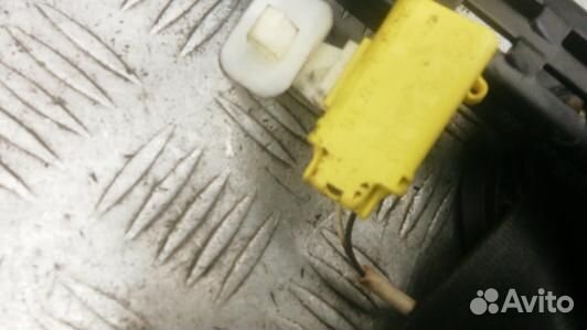 Ремень безопасности с пиропатроном сиденья передне