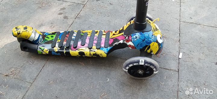 Самокат детский трехколесный светящиеся колеса