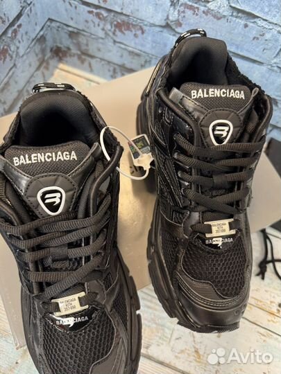 Balenciaga runner black