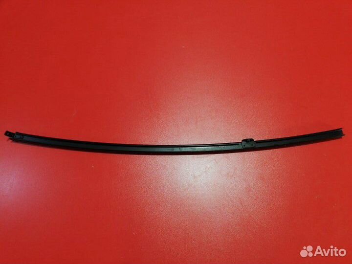 Направляющая стекла двери задняя левая Toyota Rav4