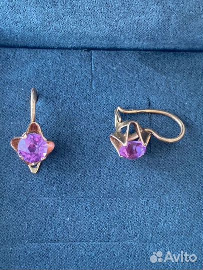 Серьги золотые с корундом 583 пробы СССР
