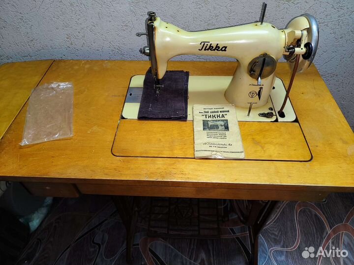 Швейная машина 