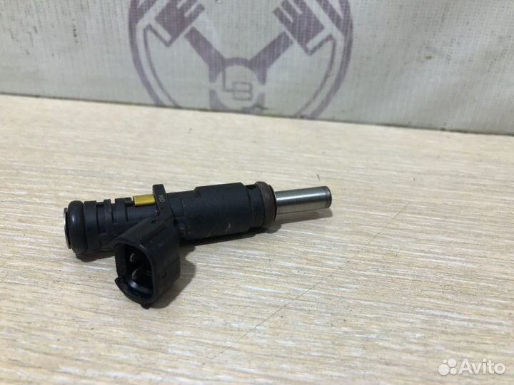 Форсунка топливная Peugeot 3008 0U 5FS EP6C 2011