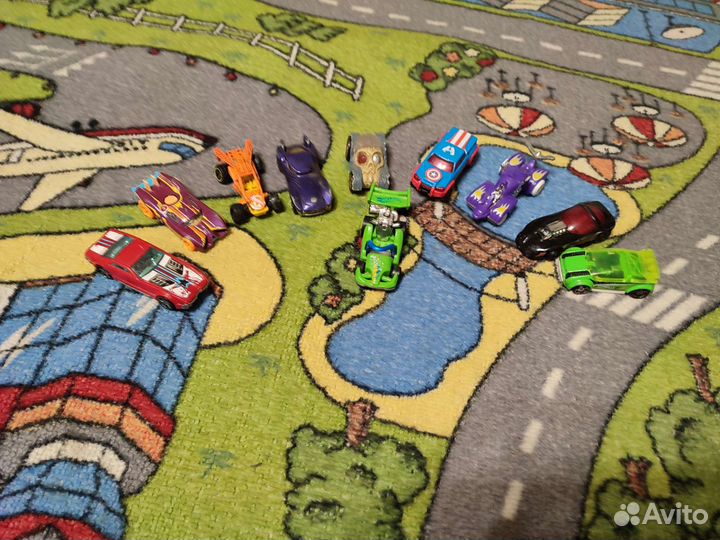 Маленькие машинки от HotWhels+ дороги из оттуда же