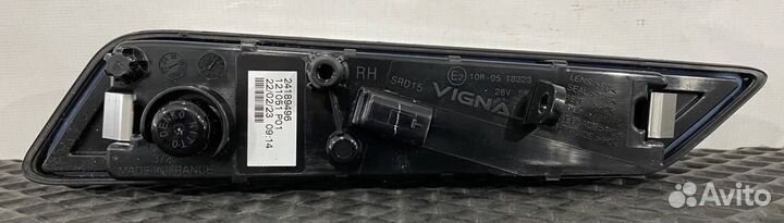 Поворотник правый Volvo FH5 84389835