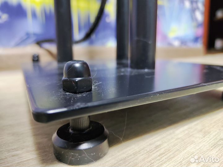 Стойки под акустику