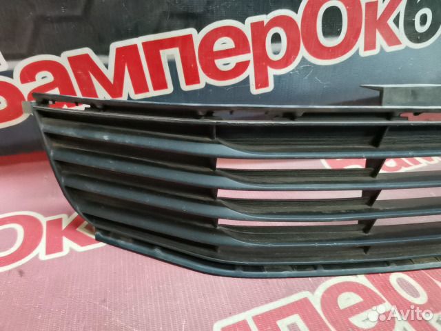 Решетка бампера передний Toyota Camry