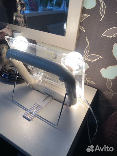 Зеркало косметическое с подсветкой