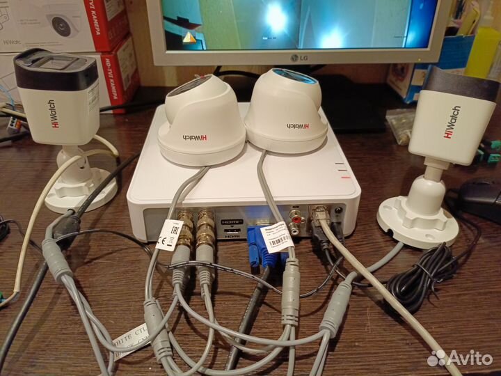Комплект видеонаблюдения Hiwatch 4х1080Р