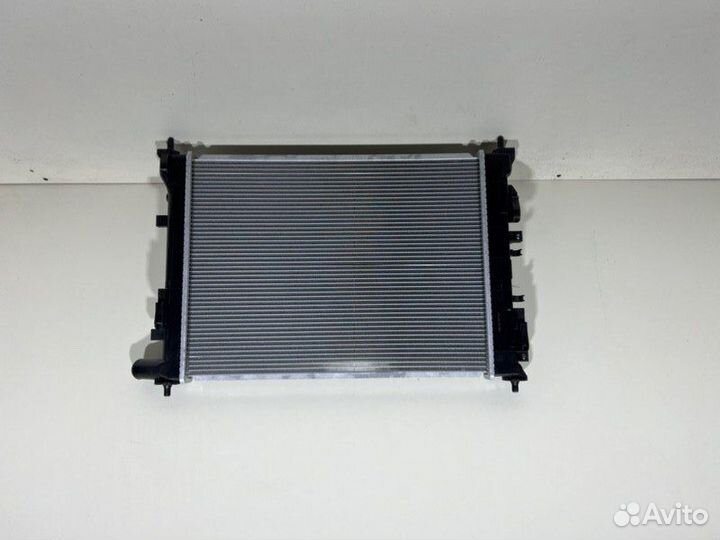 Радиатор охлаждения двигателя передний Hyundai