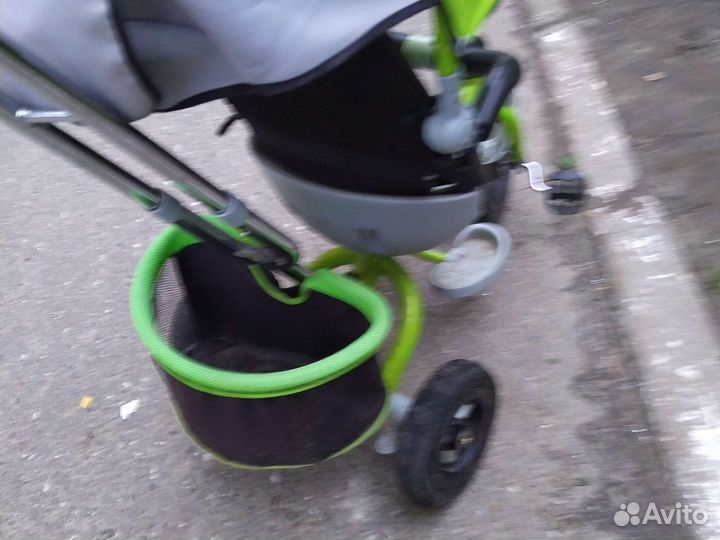 Детская трëх колёсная коляска