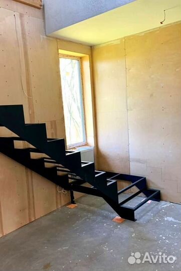 Лестницы на металлокаркасе под ключ