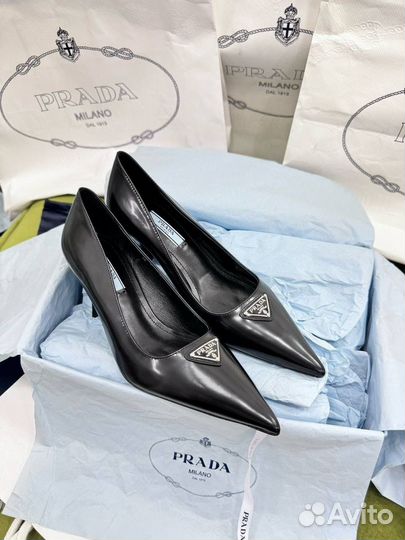 Женские туфли Prada