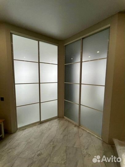 Раздвижная перегородка с матовым стеклом