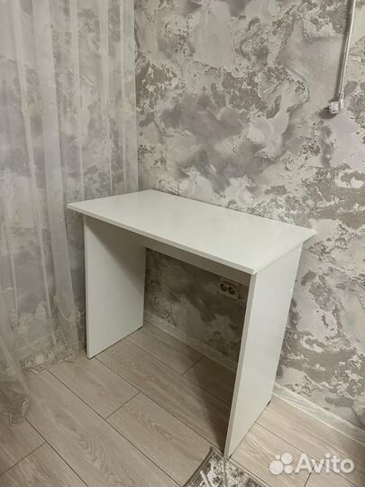 Детский туалетный столик