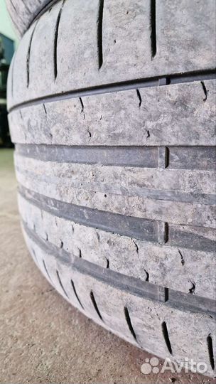 Pirelli P Zero PZ4 275/40 R20 и 315/35 R20 110W
