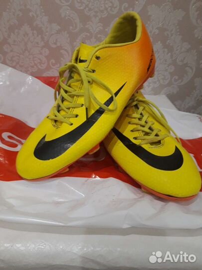 Футбольные бутсы 42 размер