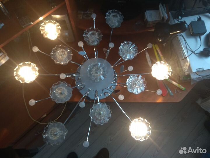Продам люстры потолочные